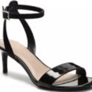 KELLY & KATIE Mayla Sandal